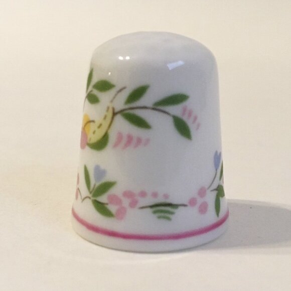 Coimbra Portugal Thimble Flowers Leaves Vine Pink Yellow Green Vintage Porcelain - Picture 2 of 7